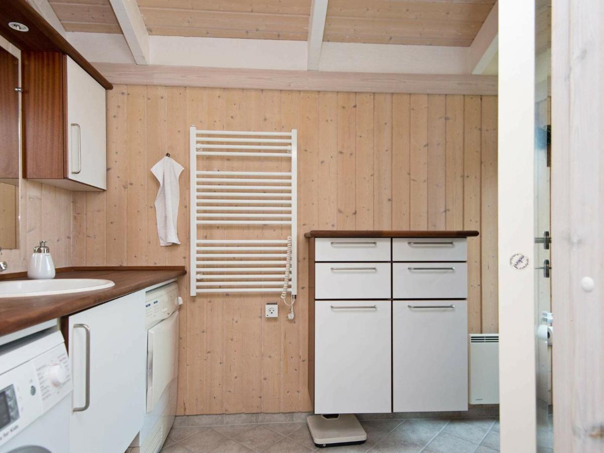 6 Person Holiday Home In Ebeltoft Exteriör bild