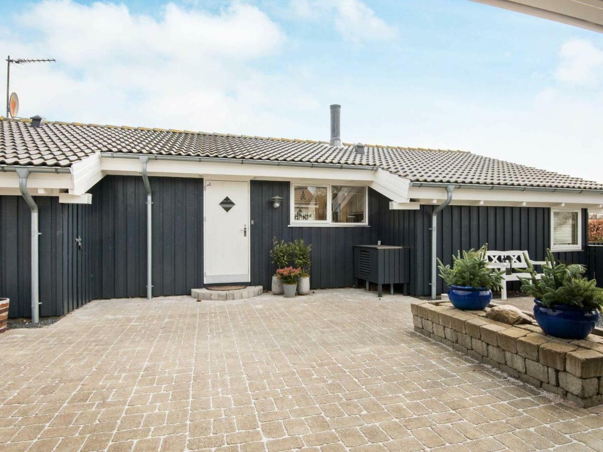 6 Person Holiday Home In Ebeltoft Exteriör bild